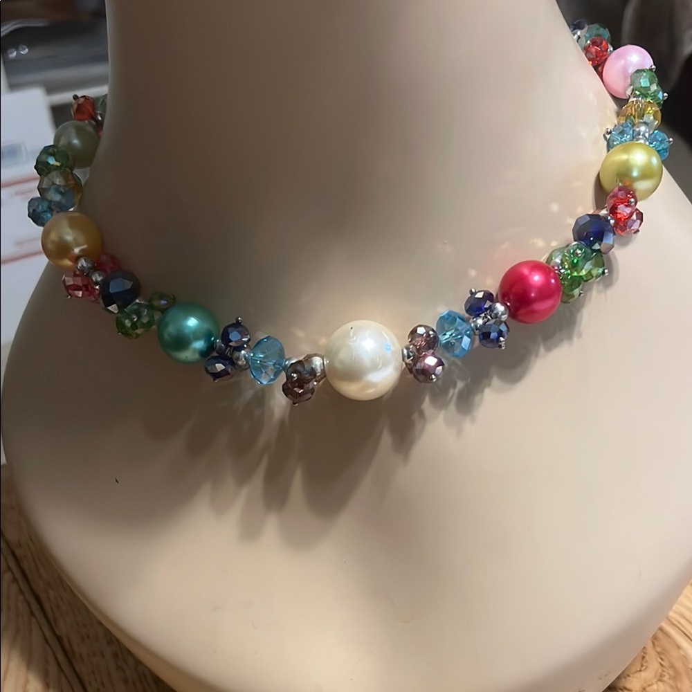 Colorful Beaded Necklace with magnetic closure